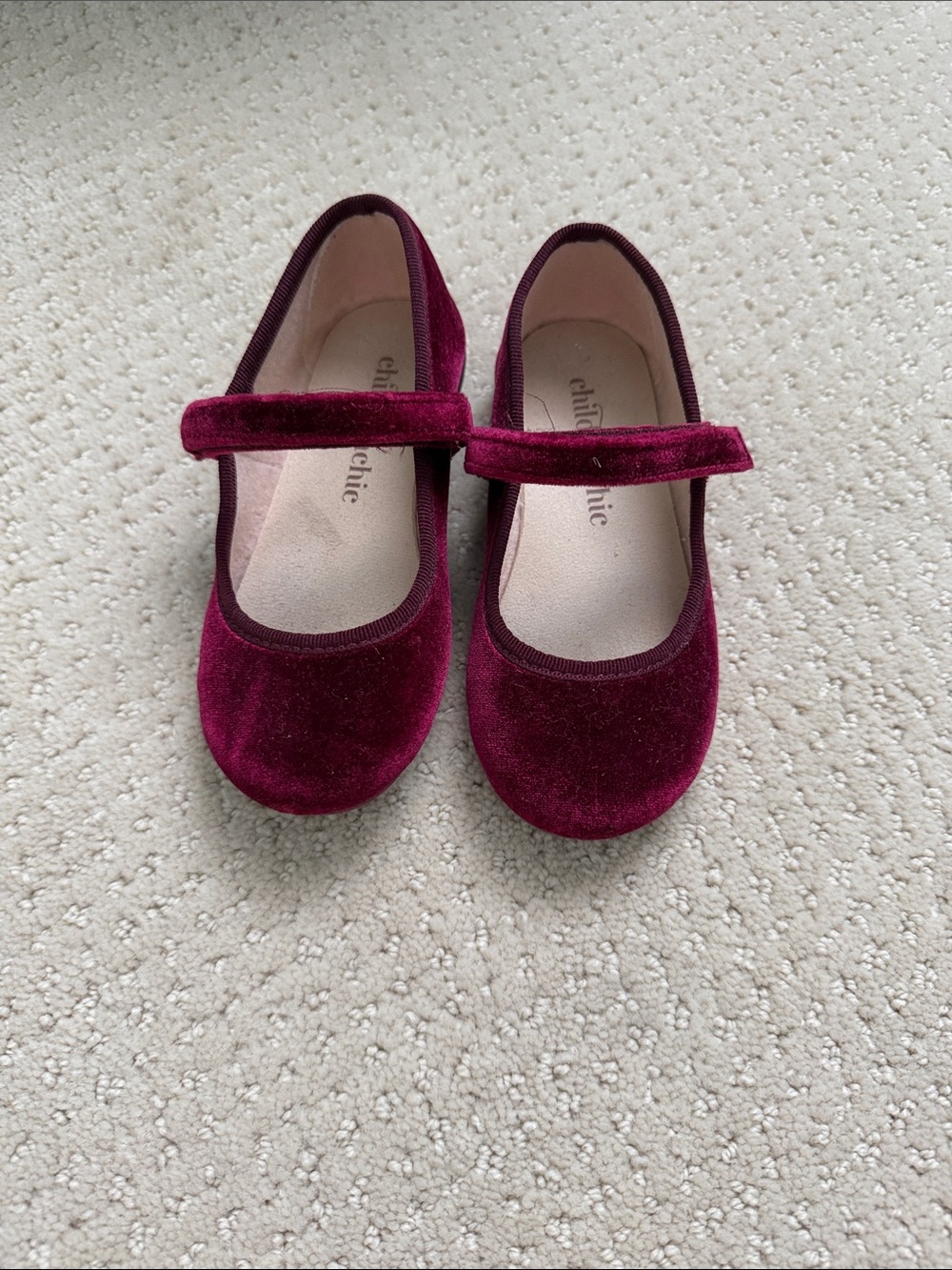Girls Velvet Mary Jane Dress Shoes in Burgundy - Charming Chic